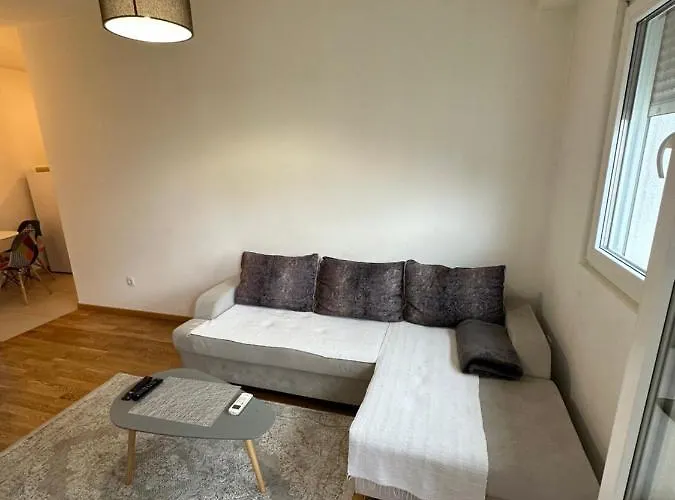 Irina Centre Lejlighed *