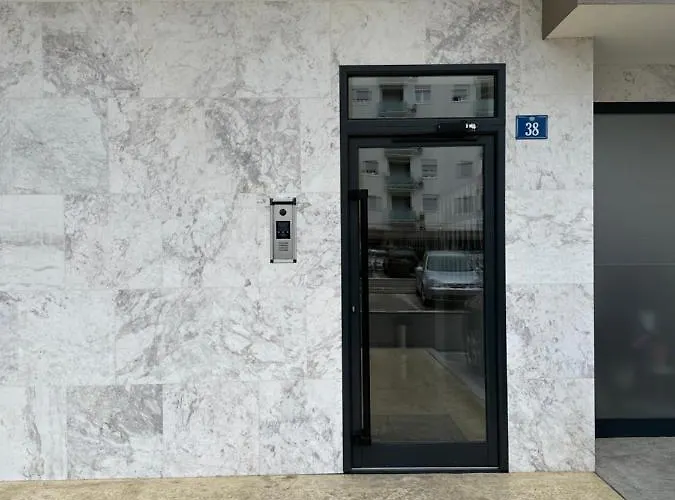 Irina Centre Daire *